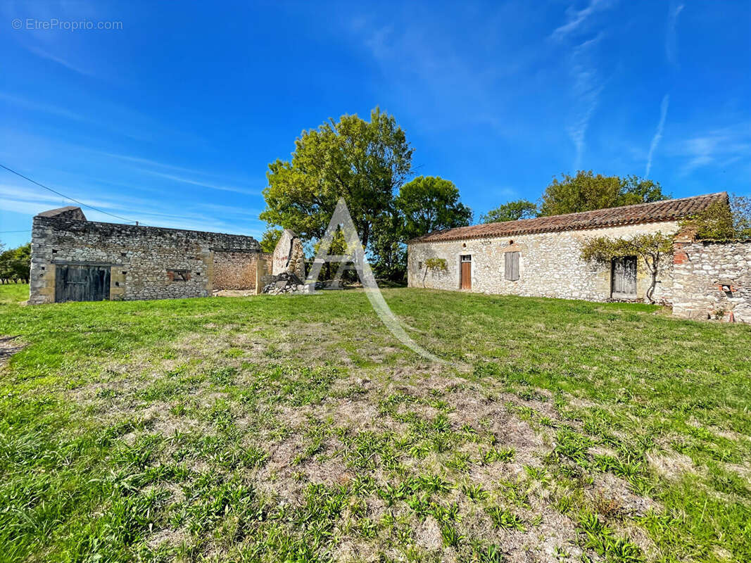 Authentique propriété en pierre avec piscine, dépendances et vignoble - photo 12