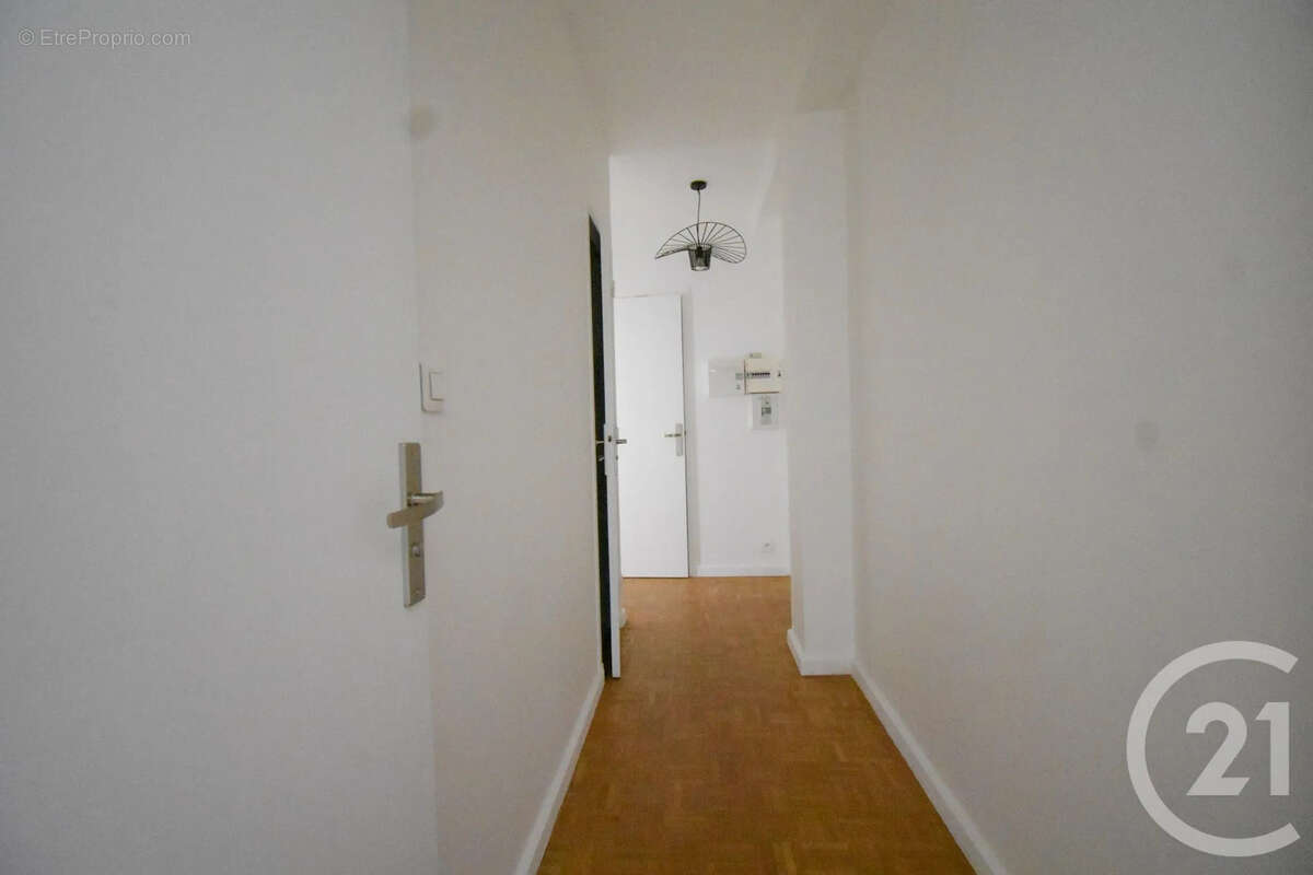 Appartement 68 m² à Vichy  - photo 11