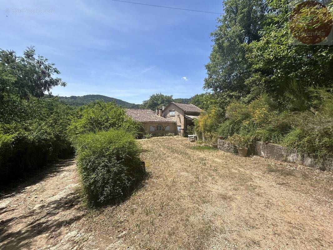 Maison à SAINT-BONNET-DE-SALENDRINQUE