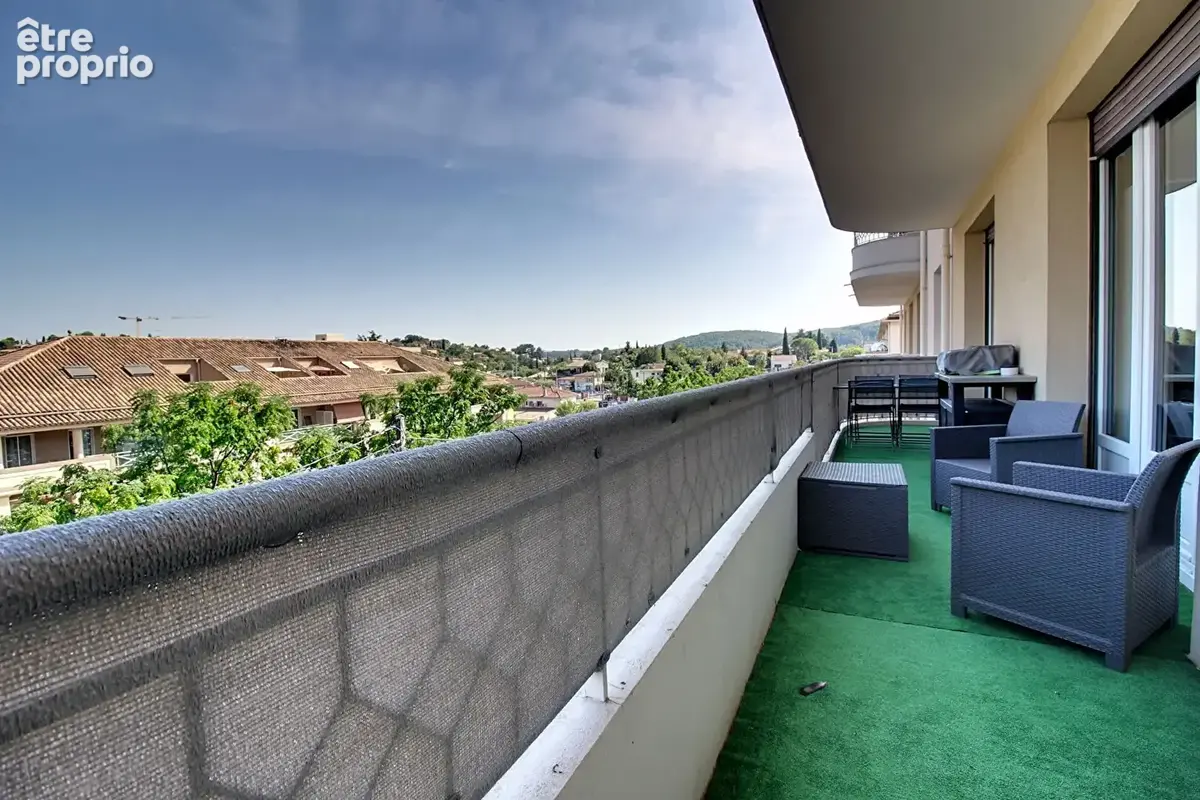 A VENDRE en exclusivité à DRAGUIGNAN Appartement T4 prêt-à-vivre, terrasses et cave - photo 3