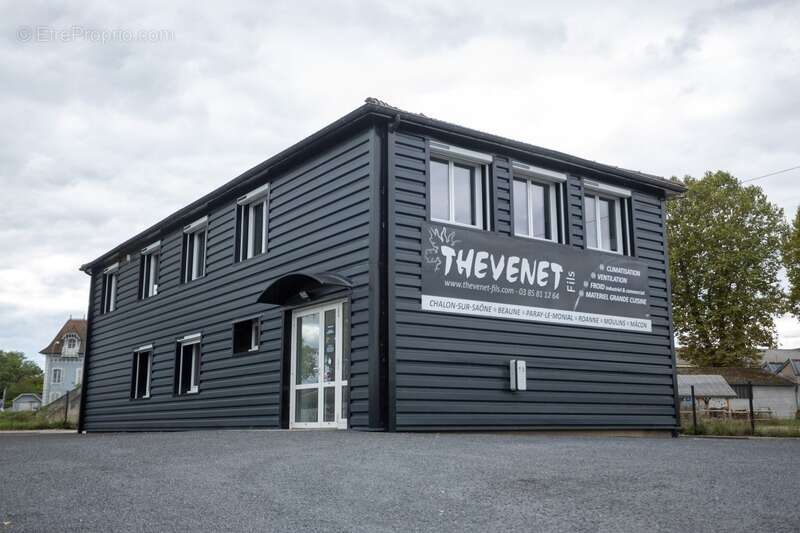 Commerce à PARAY-LE-MONIAL