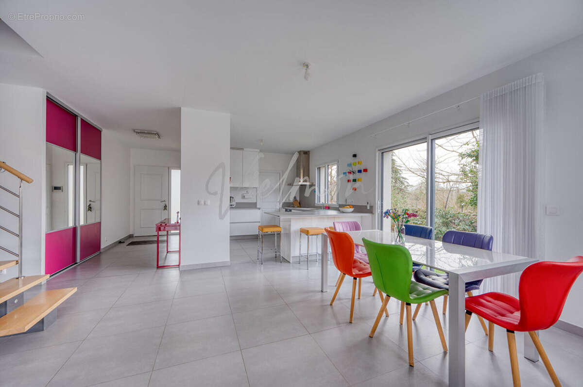 Maison à CRESPIERES