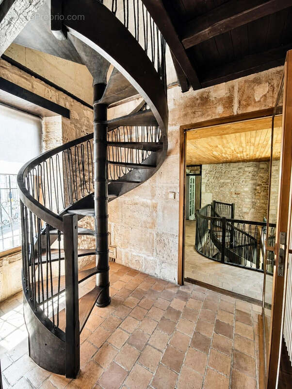Maison à CHATEAUNEUF-SUR-CHARENTE
