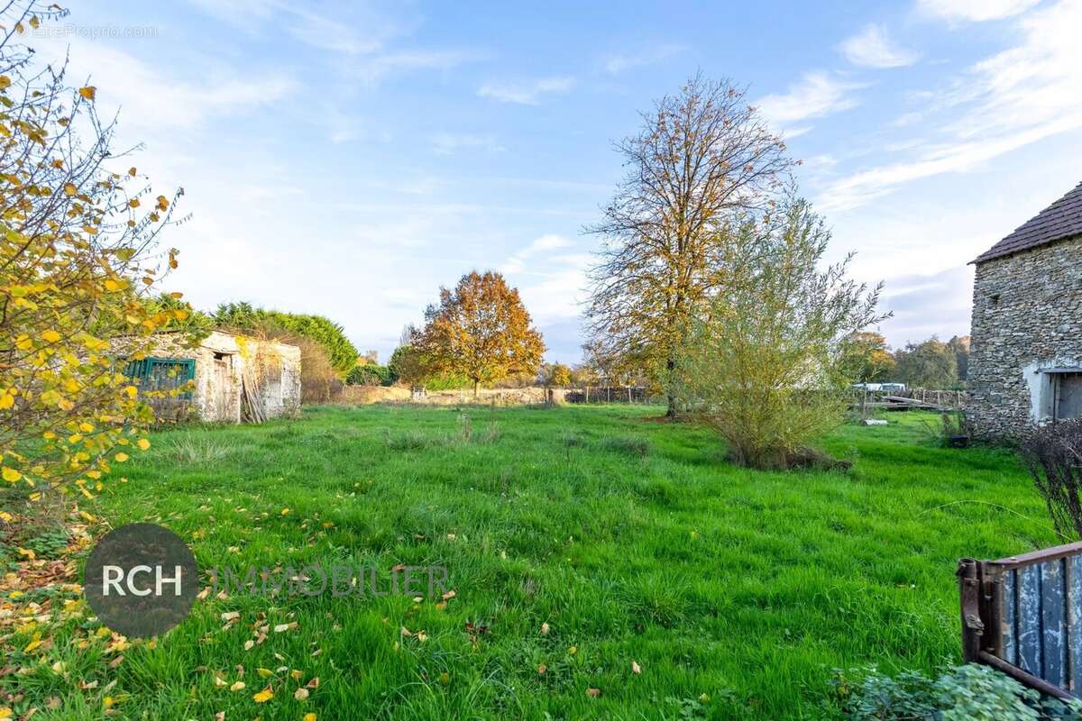 Terrain à MONTFORT-L&#039;AMAURY