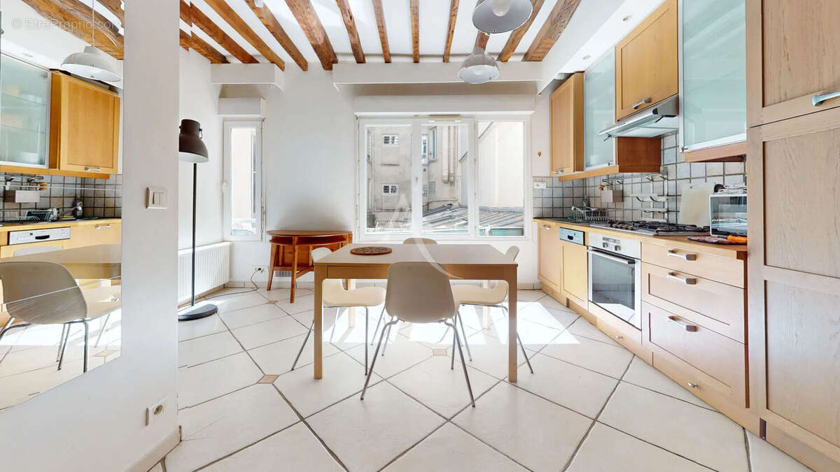 Appartement à PARIS-10E