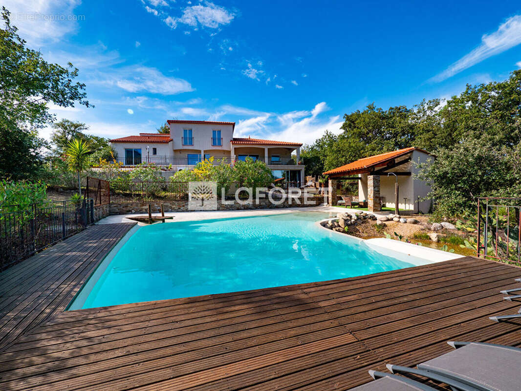 Maison à VILLELONGUE-DELS-MONTS