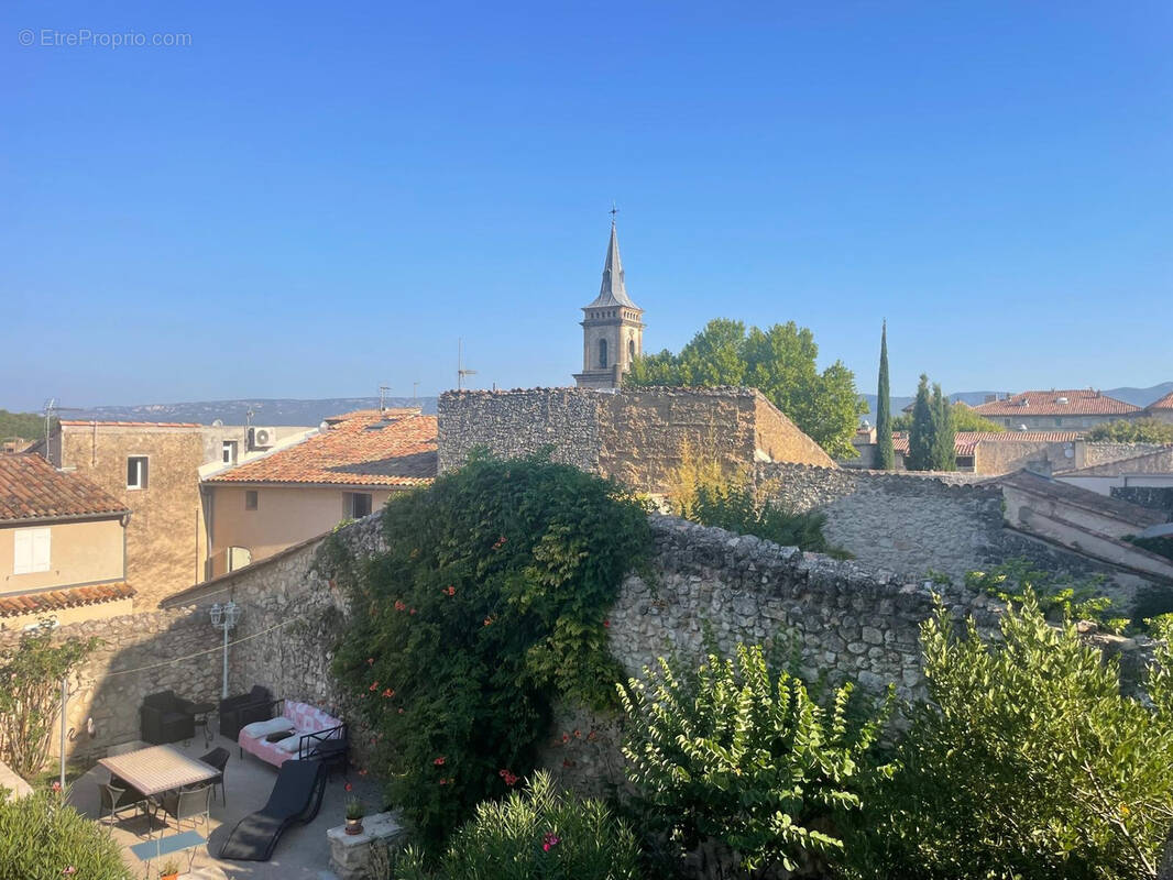 Maison à LA ROQUE-D'ANTHERON