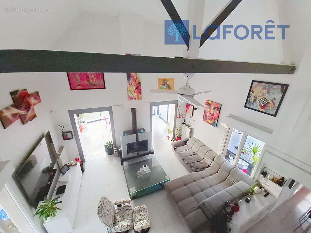 Maison à MAGNY-LE-HONGRE