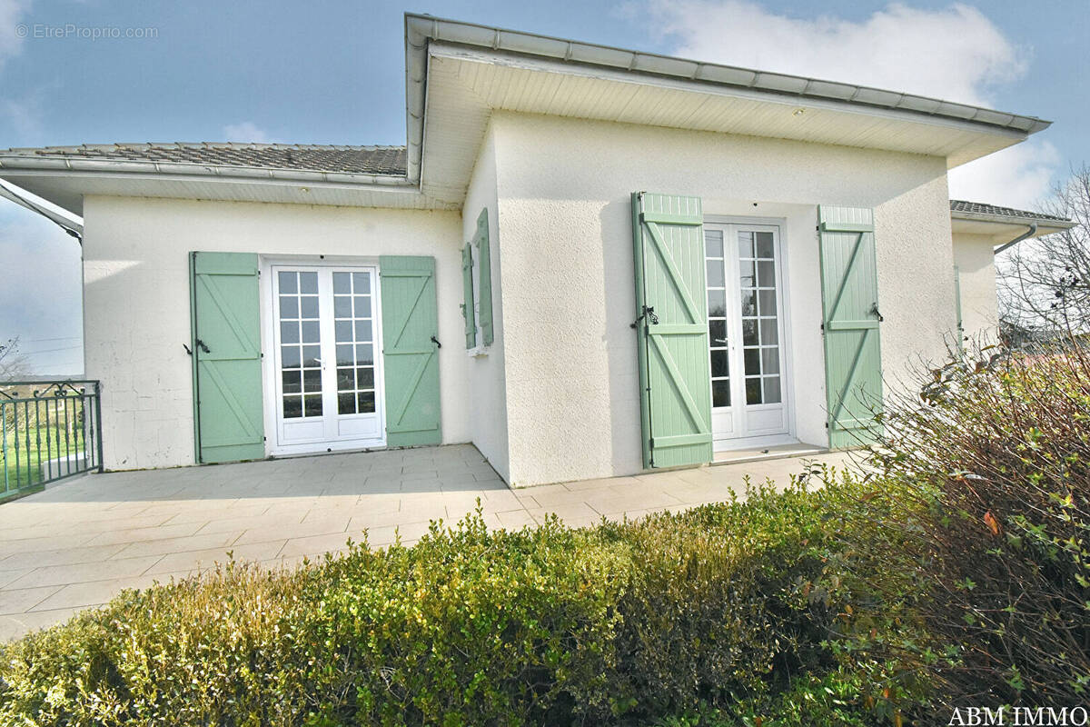 Maison à SAINT-PIERRE-D&#039;EYRAUD