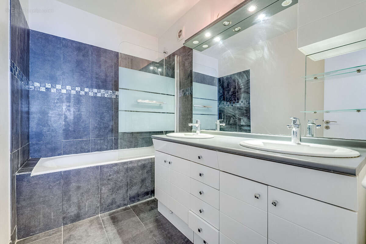 Appartement à PARIS-20E