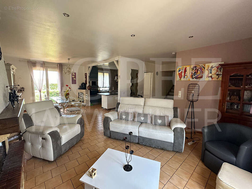 Maison à AIGUEFONDE