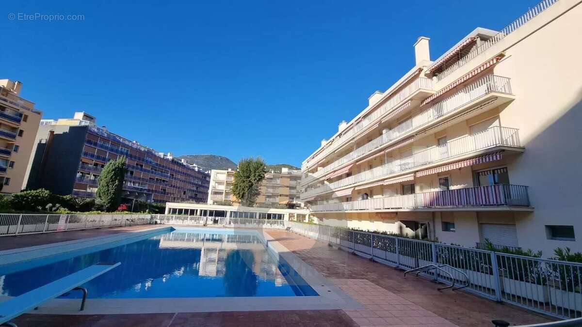 Appartement à ROQUEBRUNE-CAP-MARTIN