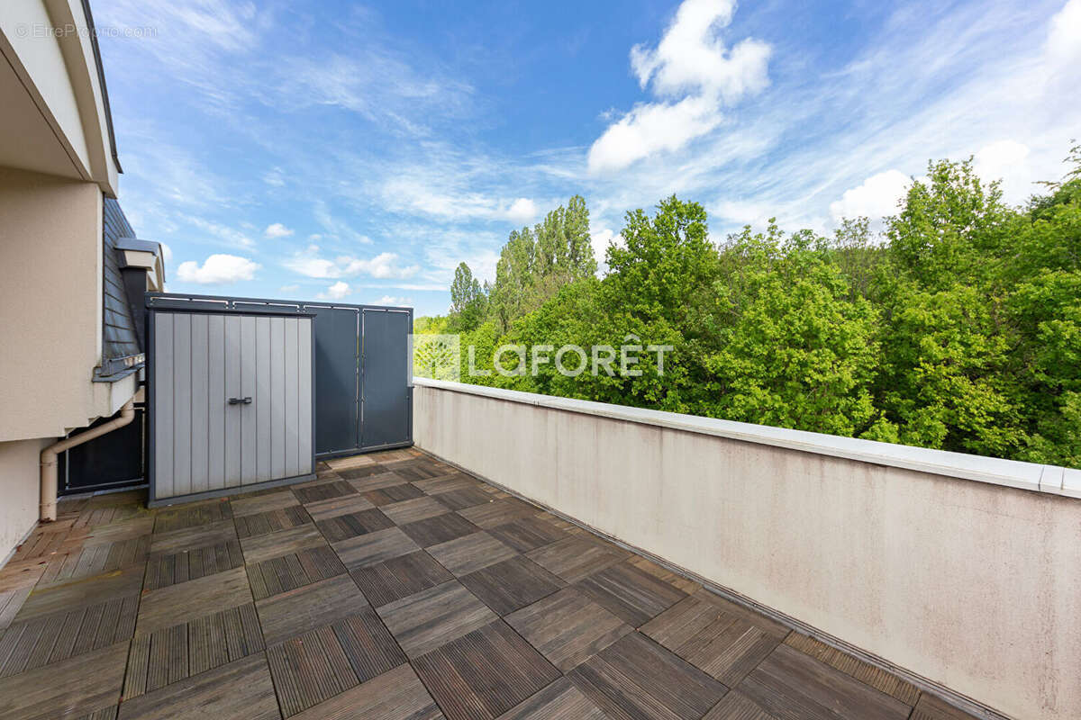 Appartement à EMERAINVILLE