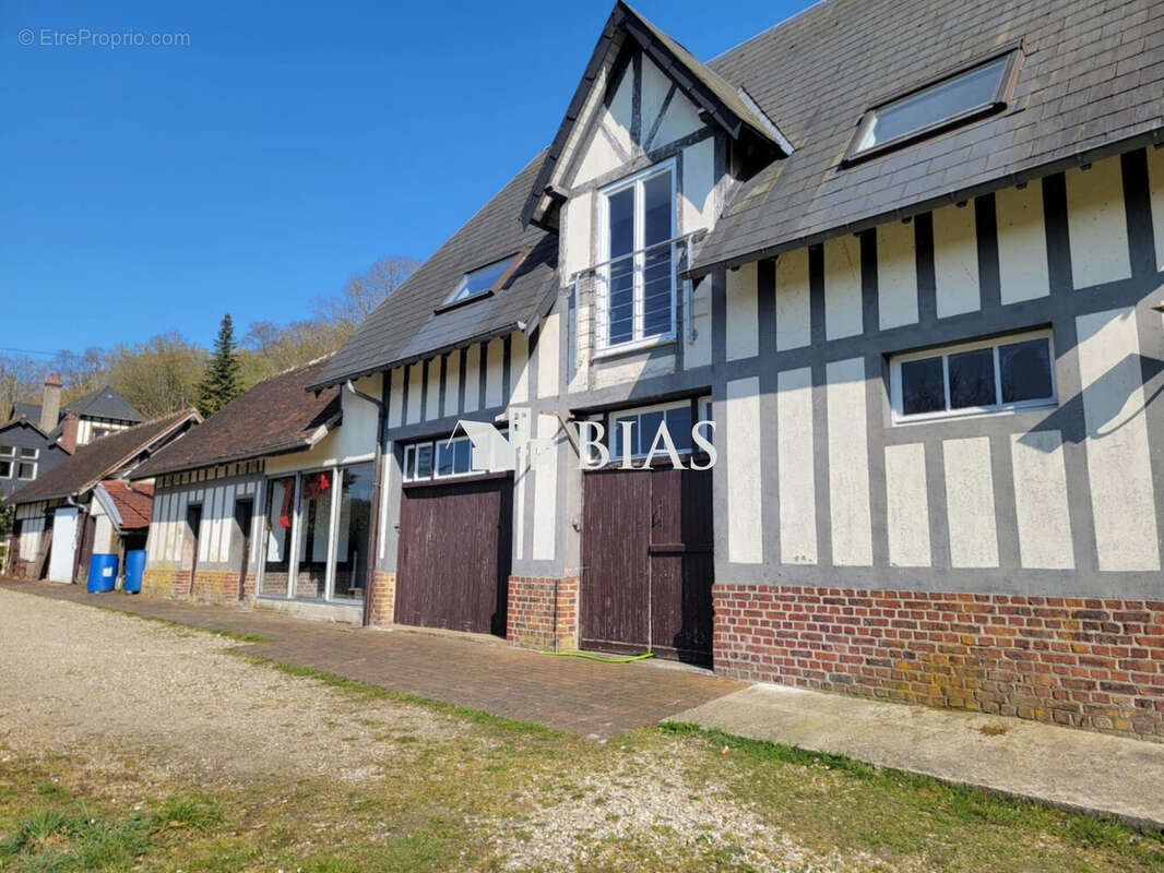Autre à SAINT-PIERRE-DE-VARENGEVILLE