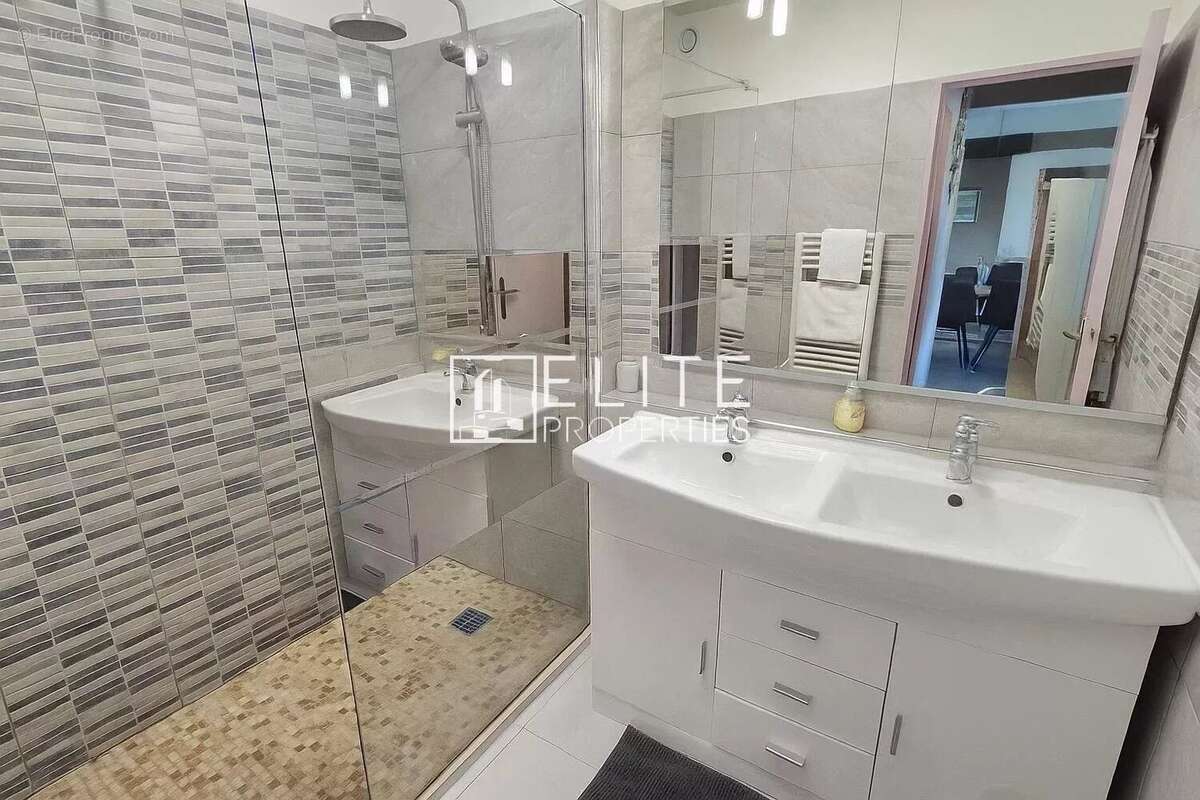 Appartement à VILLENEUVE-LOUBET