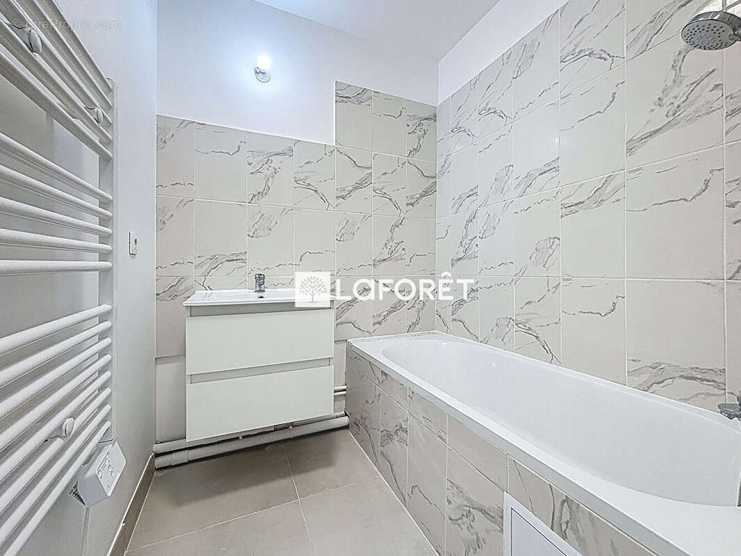 Appartement à SAVIGNY-LE-TEMPLE