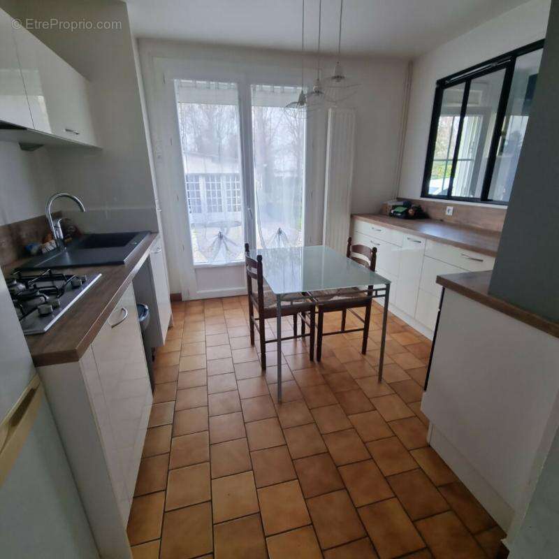 Maison à LES BORDES