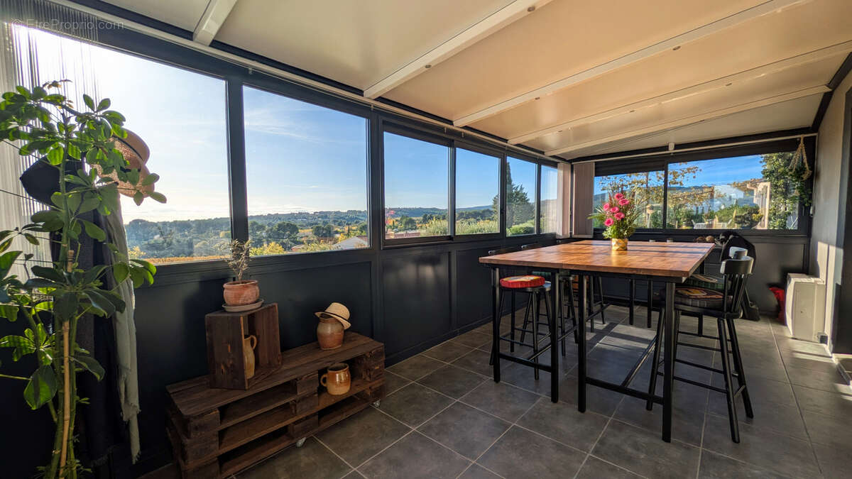 Maison à LE CASTELLET