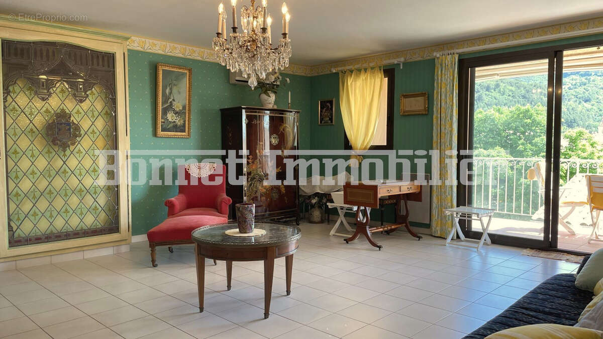 Appartement à NYONS