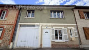 Maison à LA NEUVILLE-AU-PONT