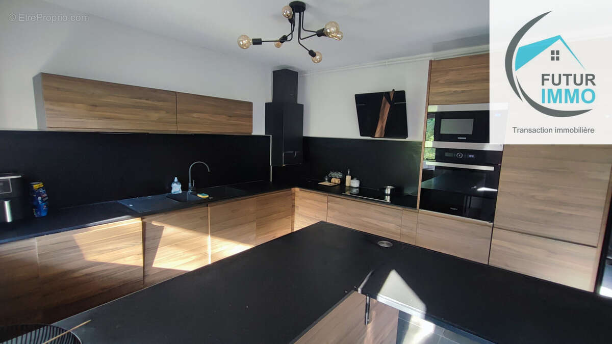 Appartement à SAINTE-SUZANNE