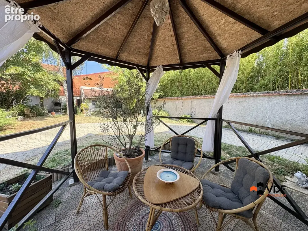 Maison 4 pièces 105 m² à vendre à Roanne (42300) - photo 3