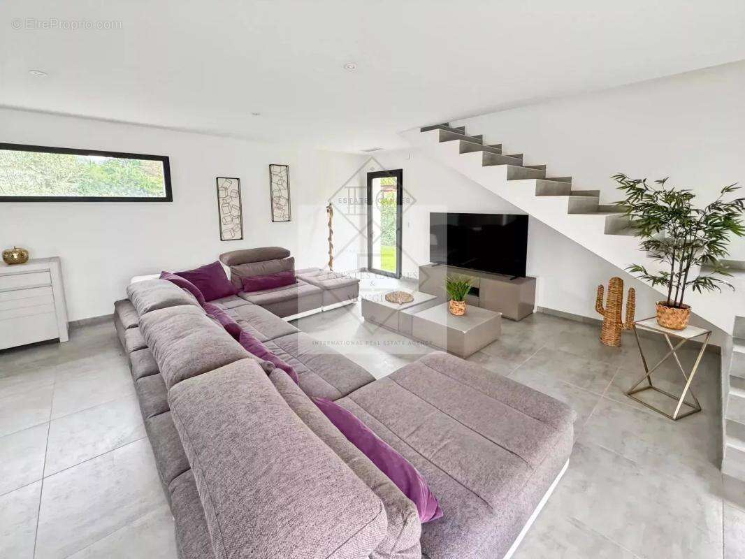 Maison à MOUGINS