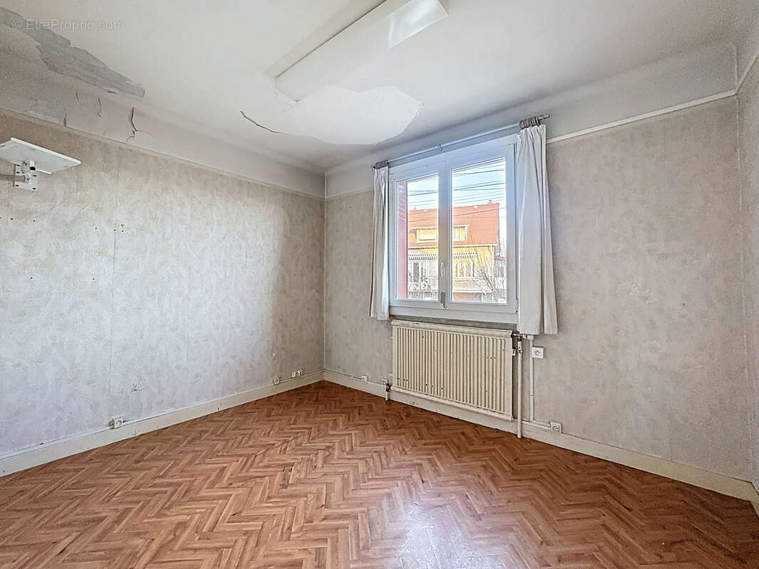 Maison à PARAY-VIEILLE-POSTE