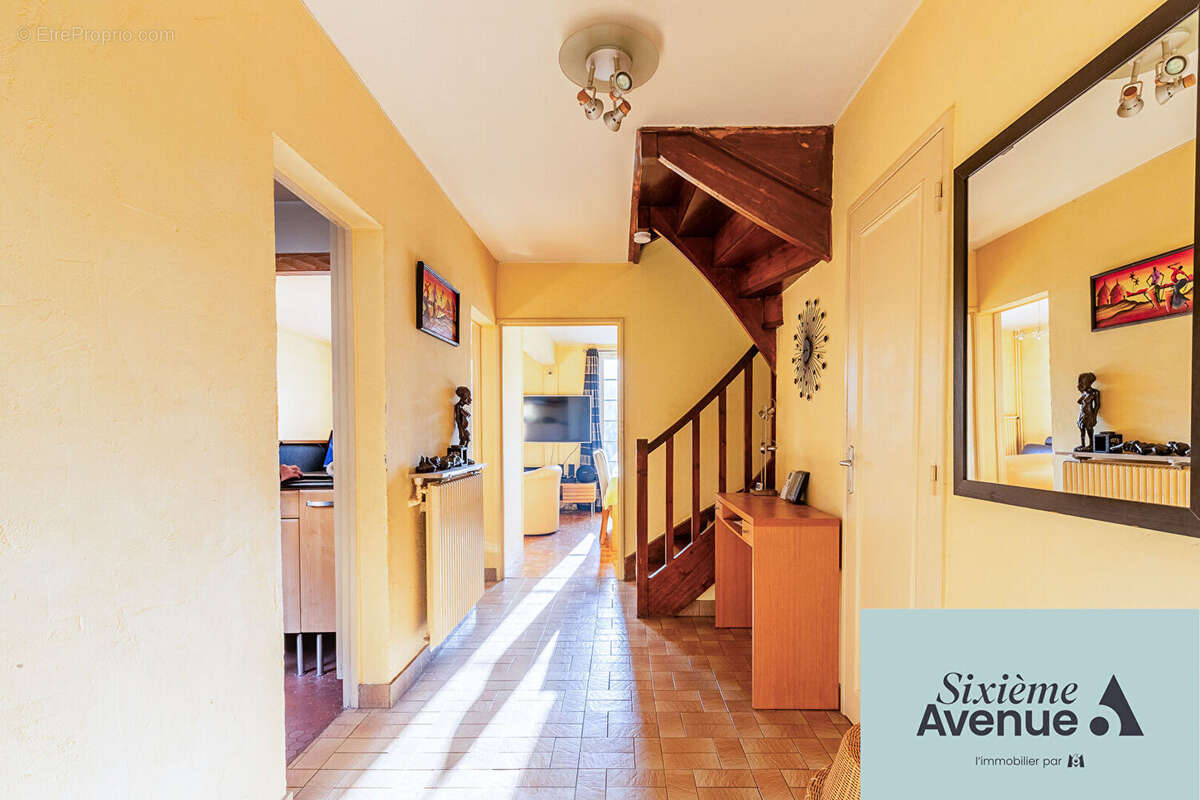 Maison à SAVIGNY-SUR-ORGE