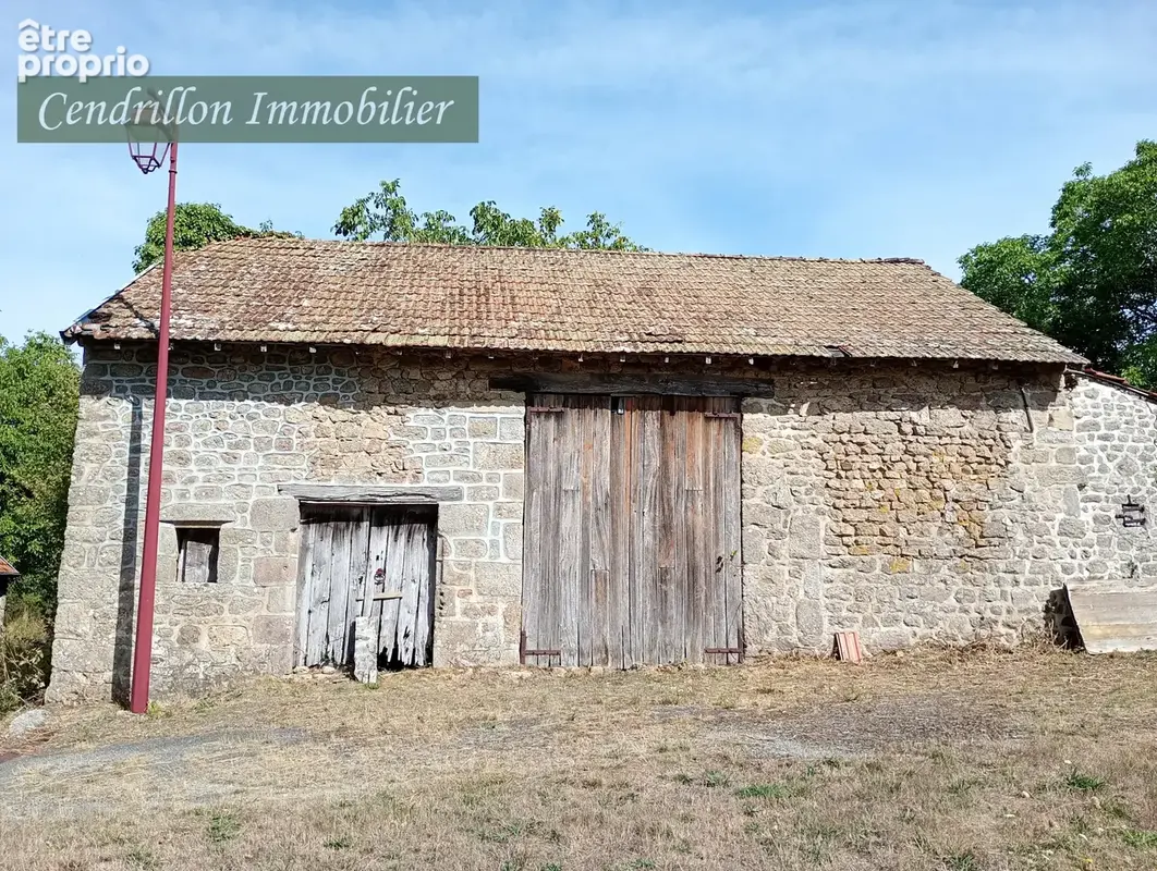 Ancien atelier de charron forgeron de 116 m2 avec sa boutique quincaillerie attenante de 56 m2 sur un terrain - photo 16