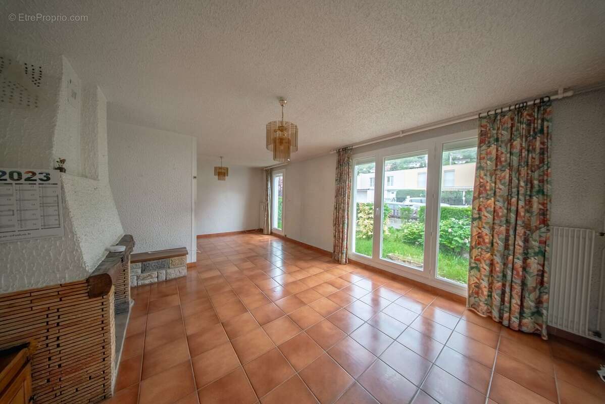 Maison 88 m² à Blanzat  - photo 6