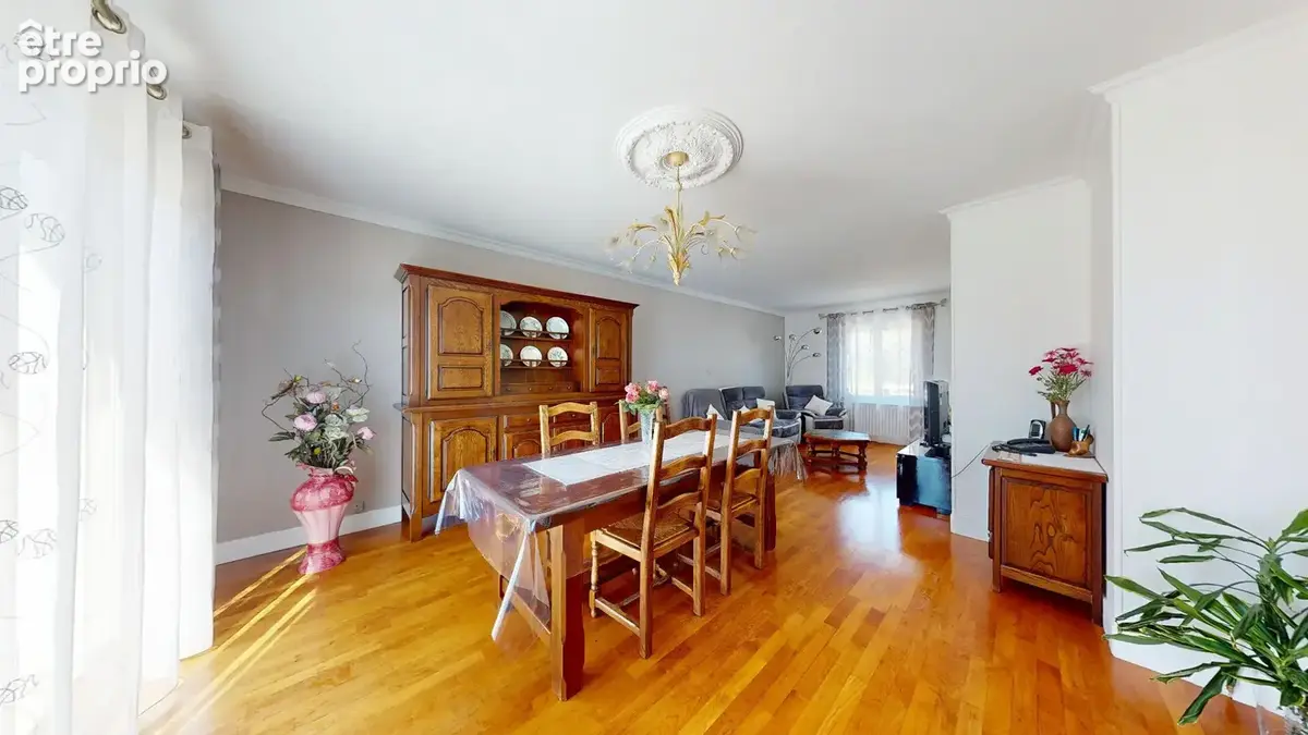 Maison Les Clayes Sous Bois 6P 120 m2, sous sol total - photo 2