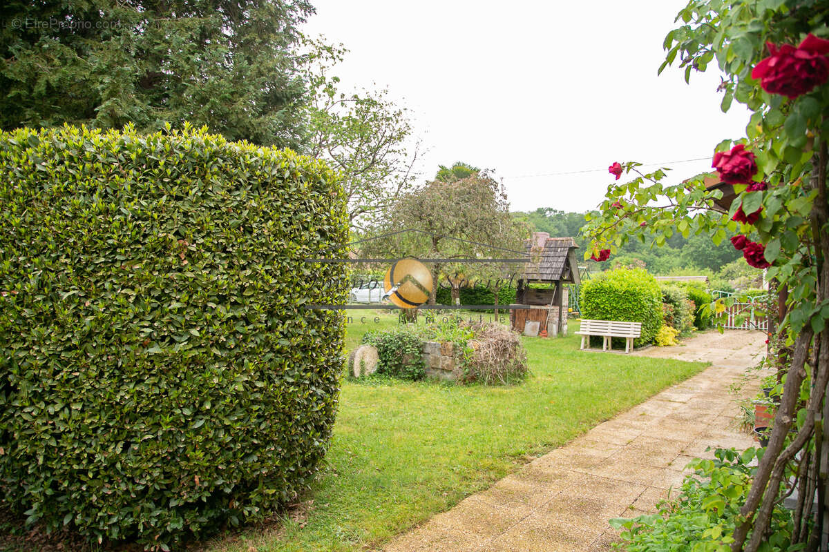 Maison à LA HAYE-MALHERBE