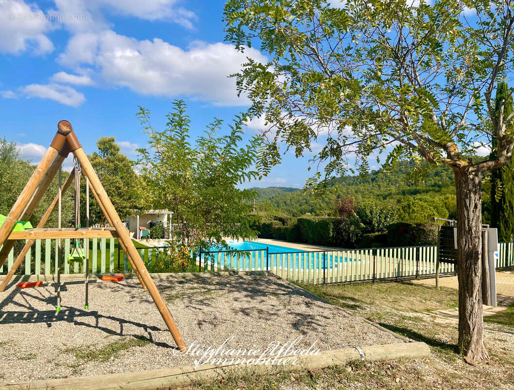 Commerce à VILLELAURE