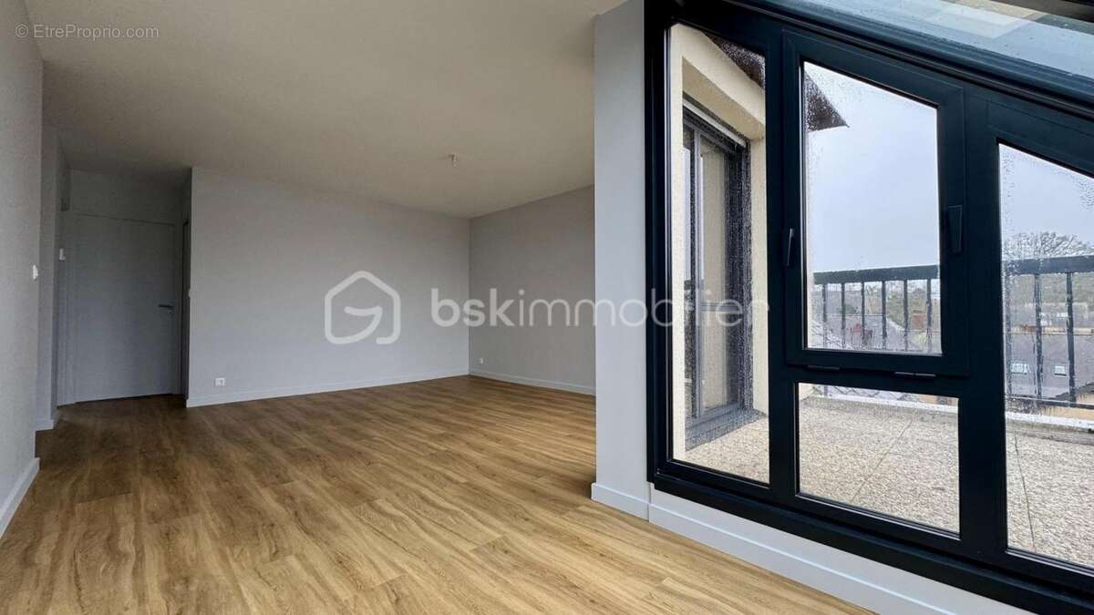 Très bel appartement T4 – 90 m² – Entièrement refait à neuf – Parking privé – PACÉ - photo 5
