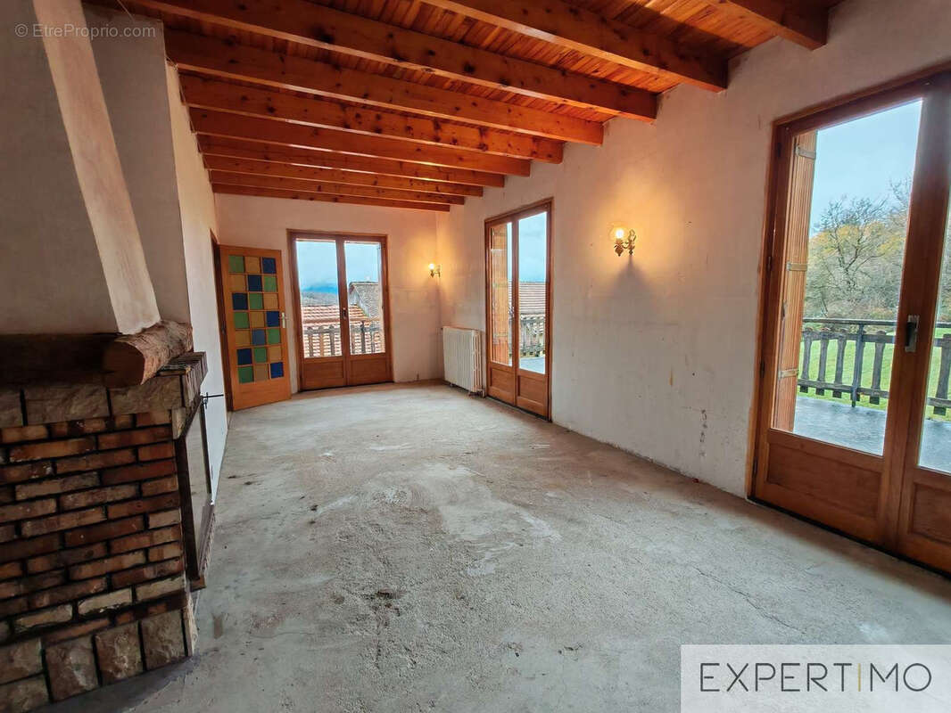 Maison a renover - opportunite rare - grand sous-sol - au calme - vue montagnes - photo 6