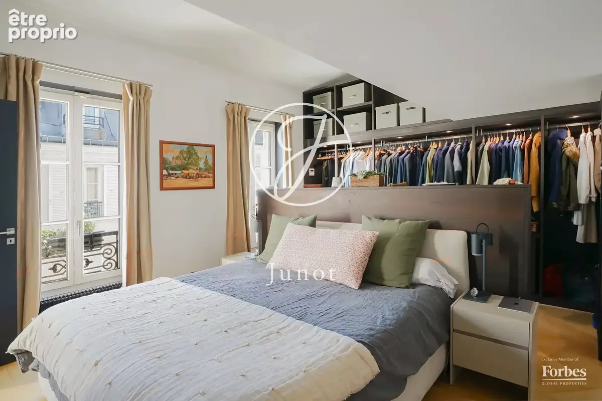 Paris 7e - GROS CAILLOU - Duplex à vendre - 4/5 pièces - 101,31m² Carrez - 131,07m² au sol - 2 chambres - 1 bureau - dernier éta - photo 7