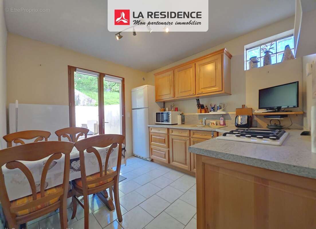 Maison à FOLLAINVILLE-DENNEMONT