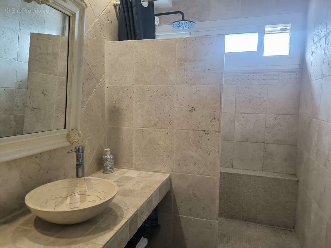 Maison à SAINT-LAURENT-DE-LA-SALANQUE