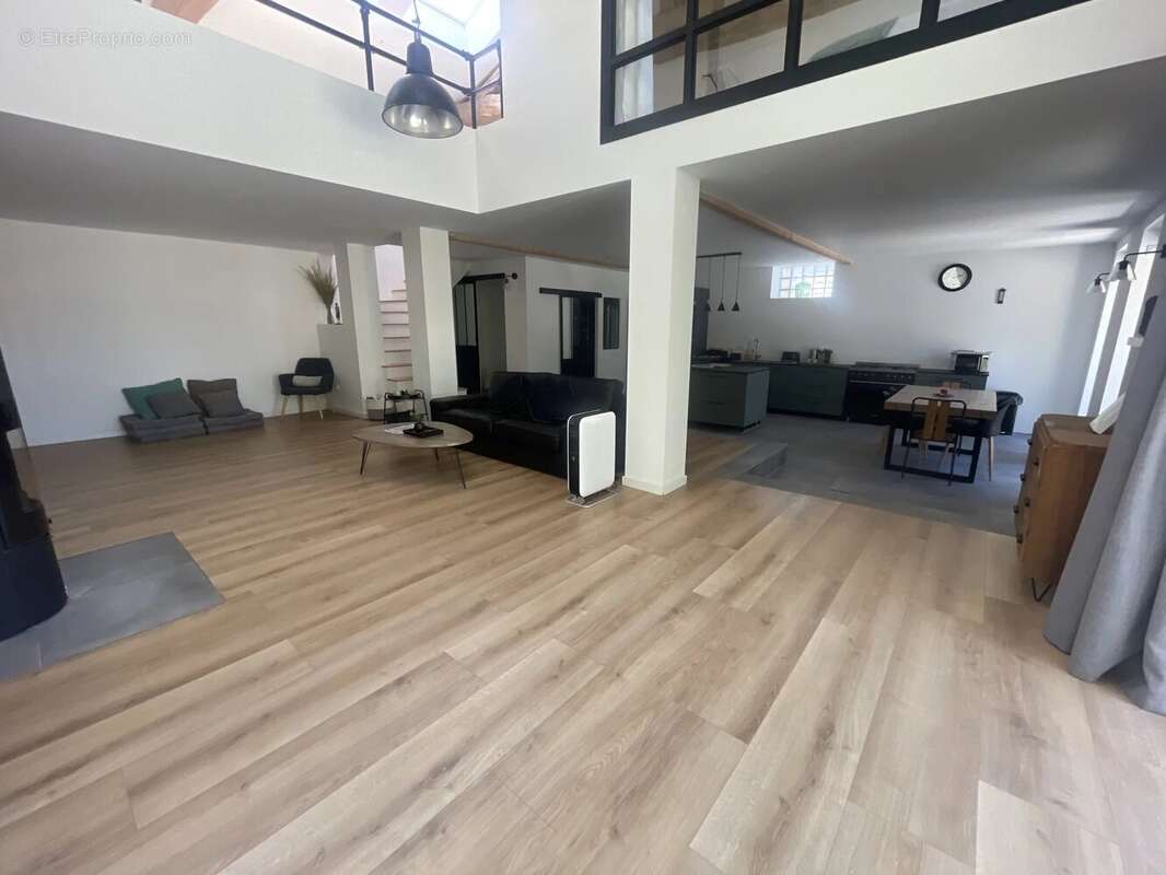 À découvrir – Maison en pierre rénovée à Ranton - photo 3