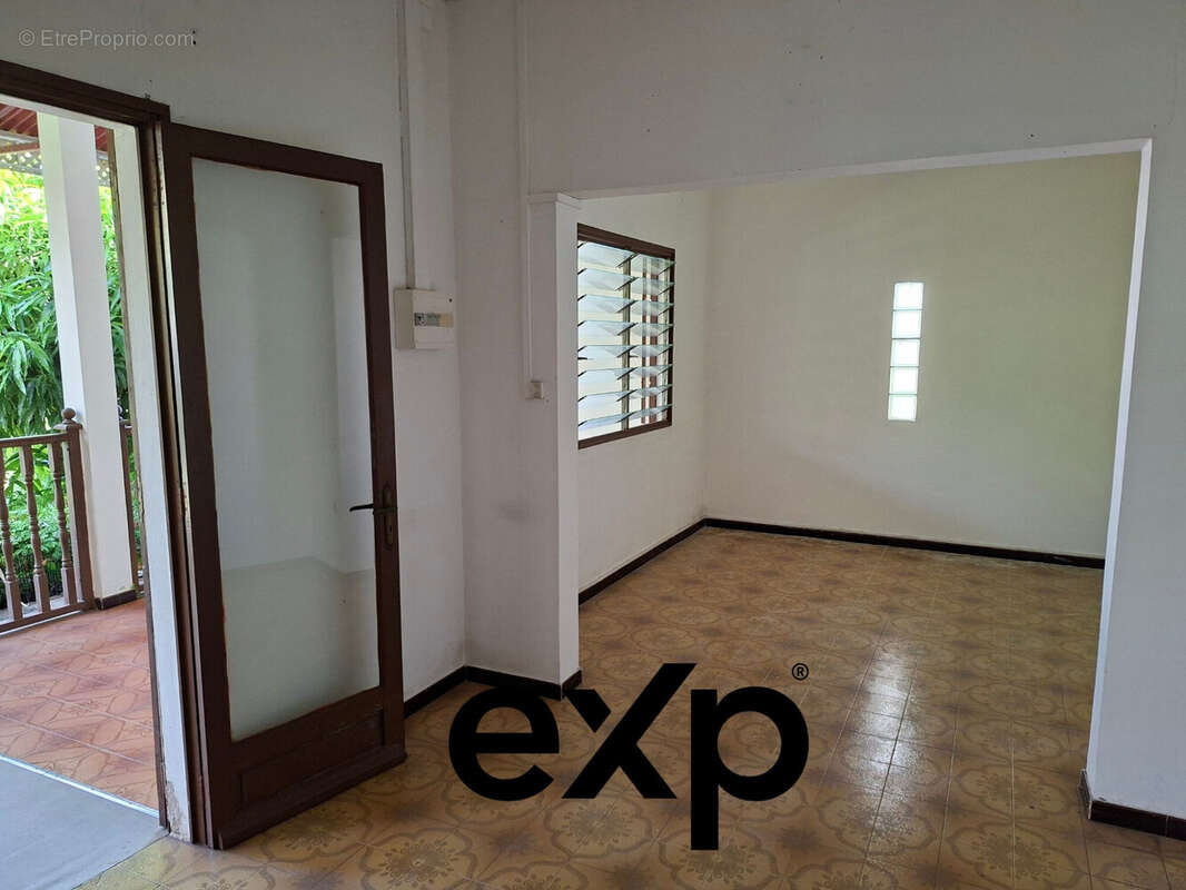 Maison 128 m² à Saint-Paul  - photo 7