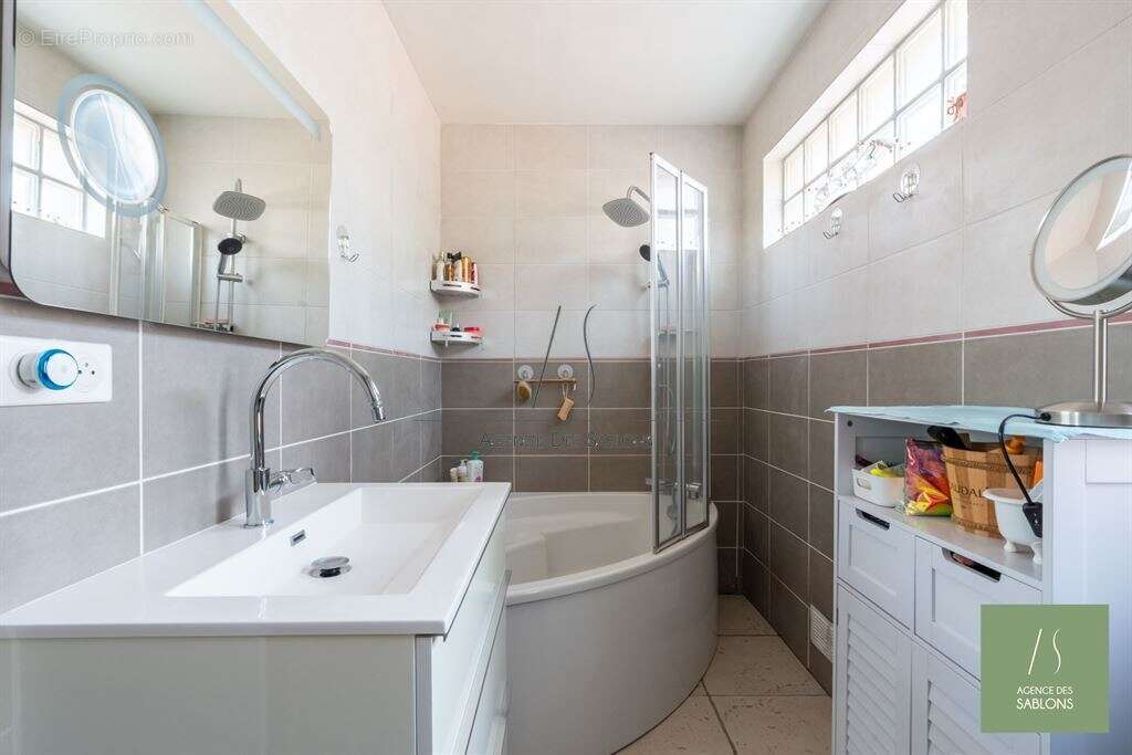Appartement 89 m² à Chatou  - photo 11