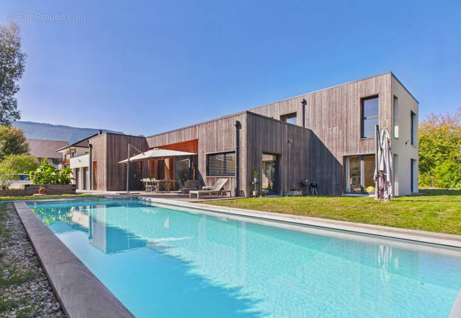 Maison à VIVIERS-DU-LAC