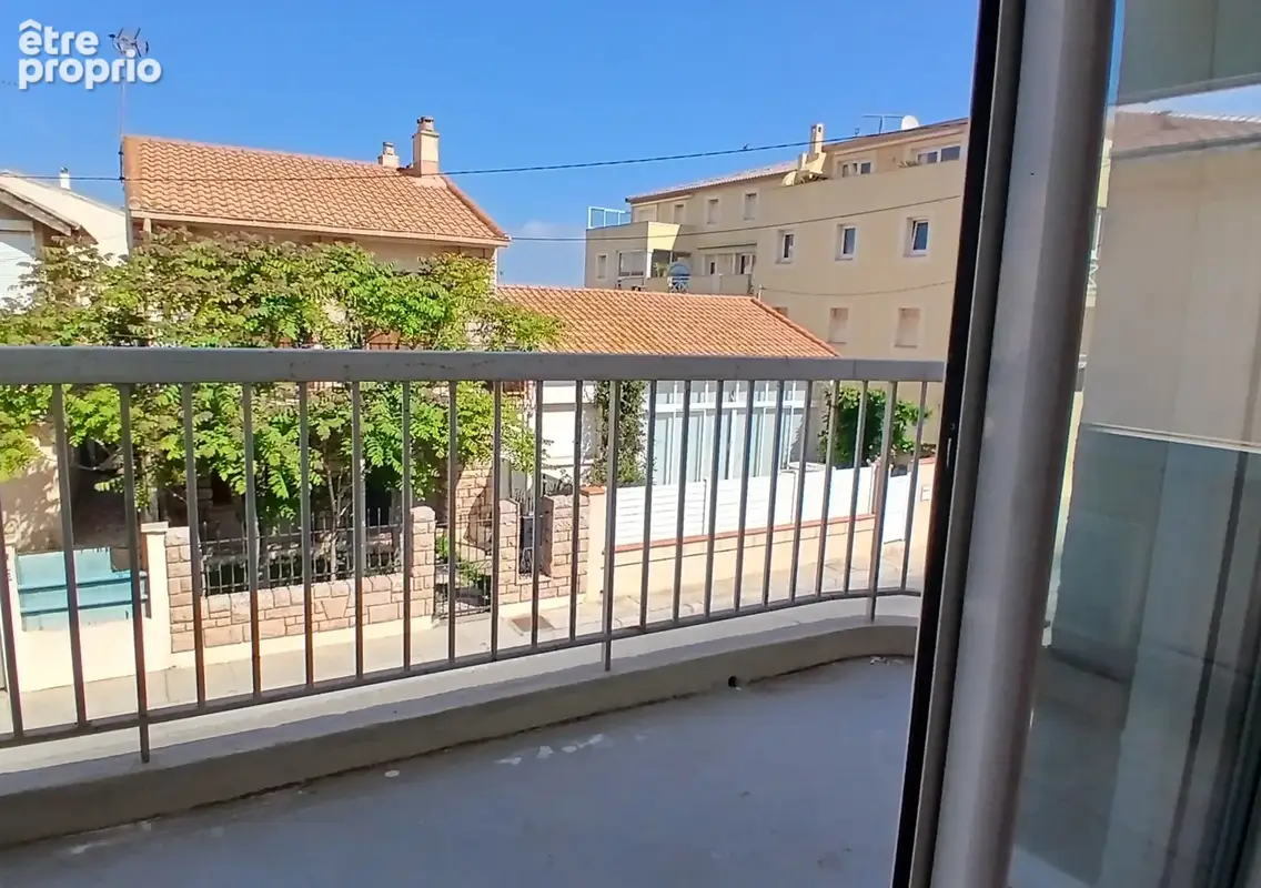Appartement entièrement rénové à distance à pied de la mer. - photo 2
