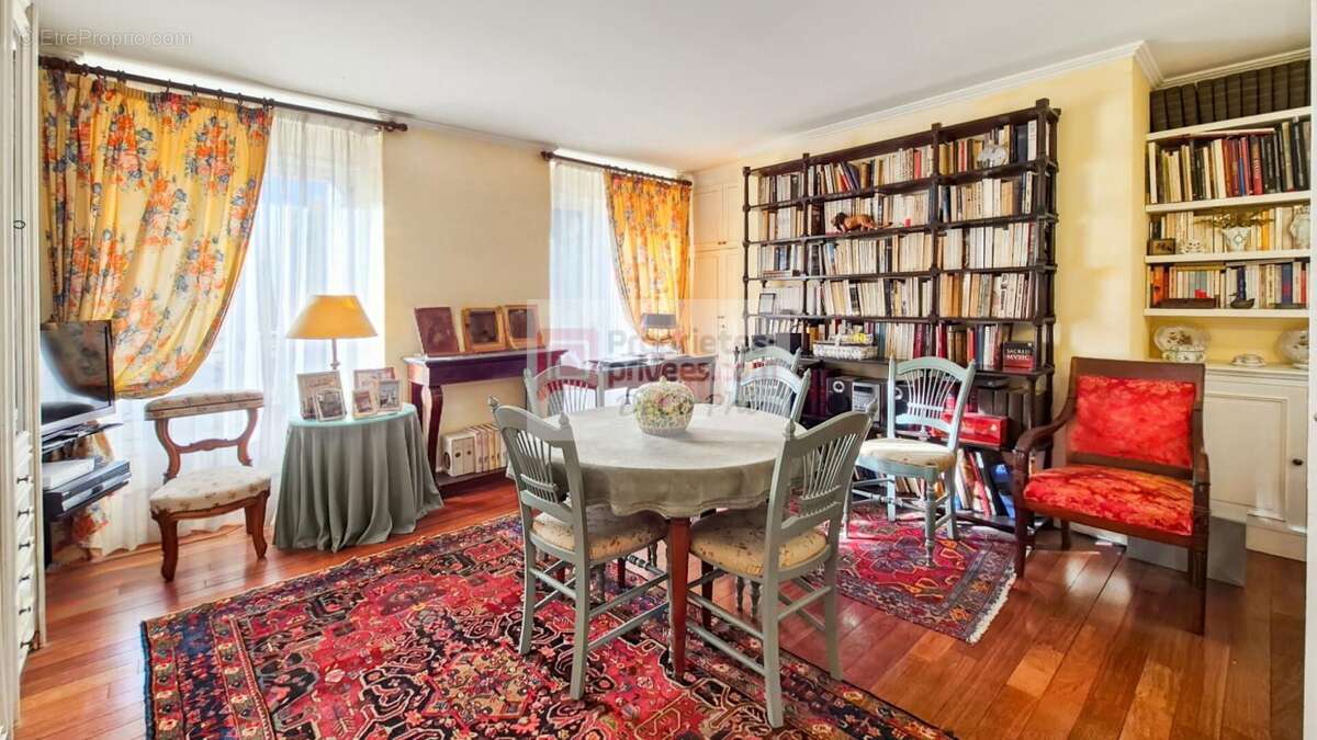 Appartement à VERSAILLES