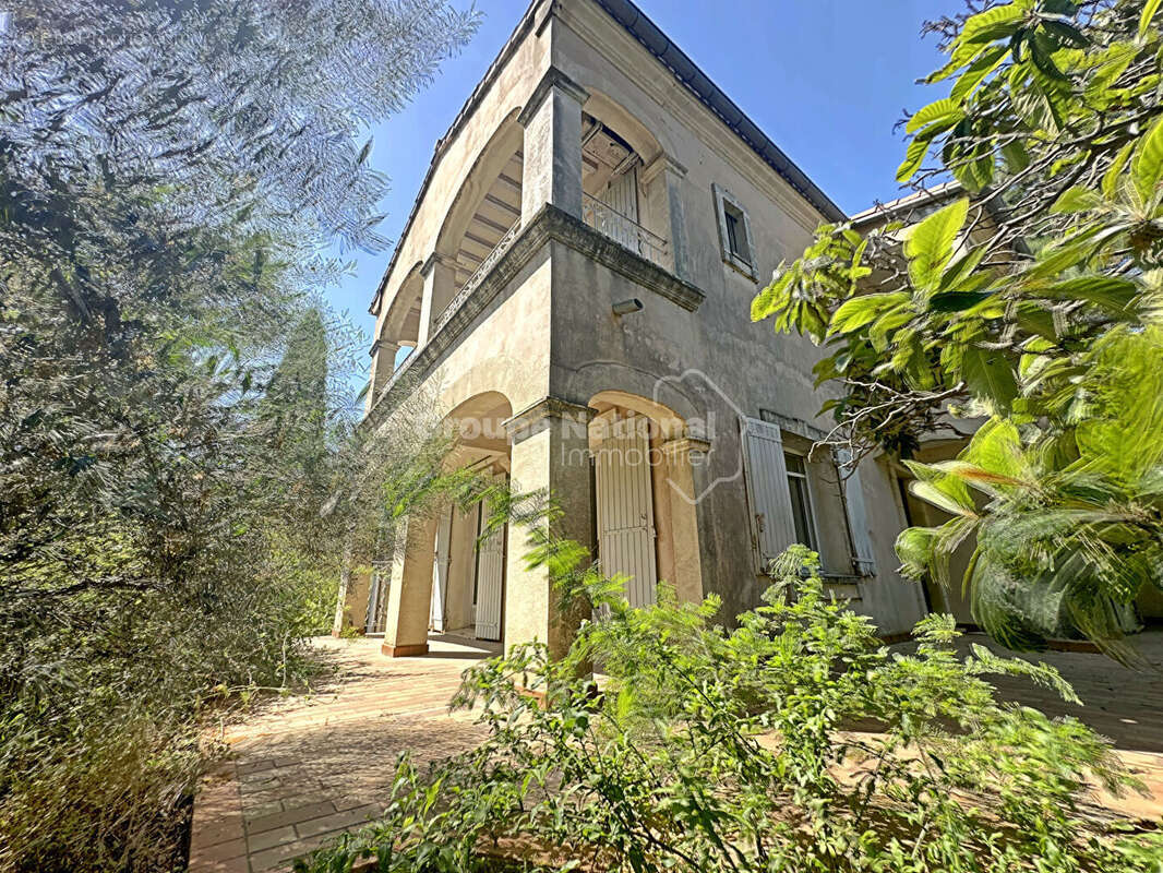 Maison à FOURQUES