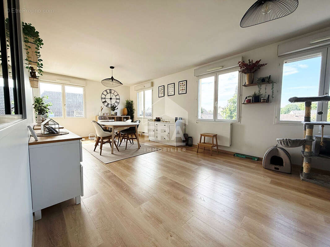 Appartement à BRIE-COMTE-ROBERT