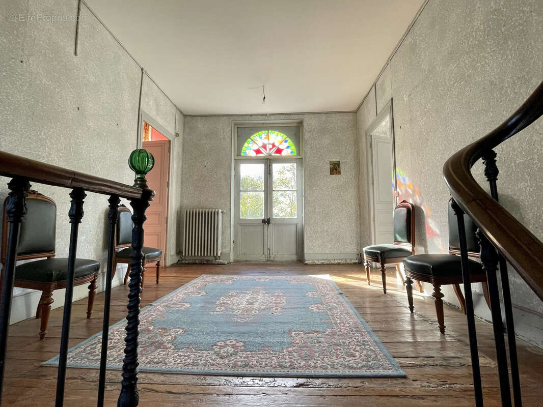 Maison à GENSAC-LA-PALLUE