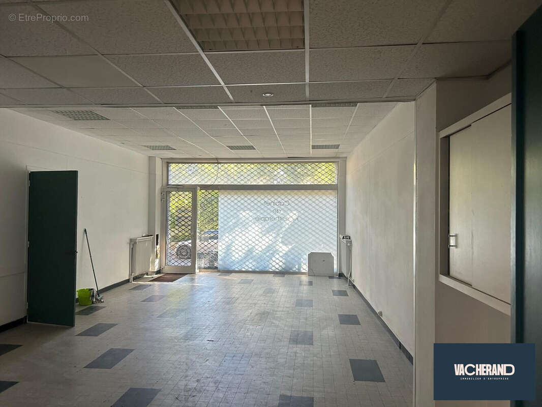 Commerce 213 m² à Lille  - photo 5