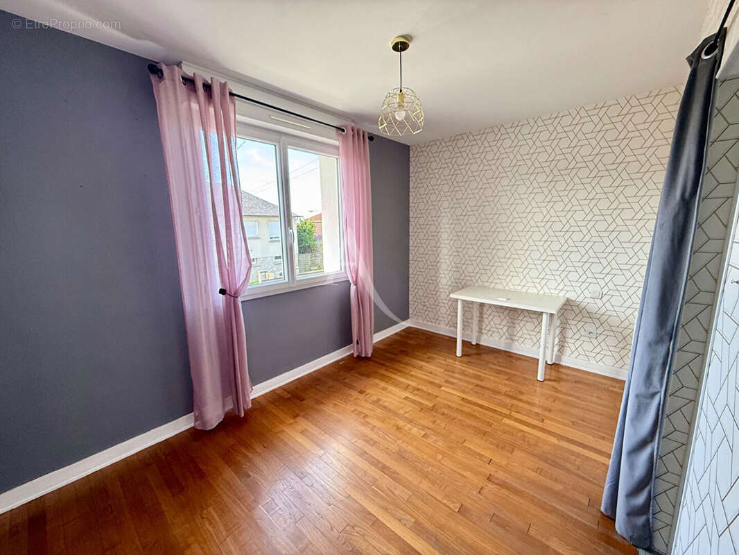 Maison à L&#039;HUISSERIE